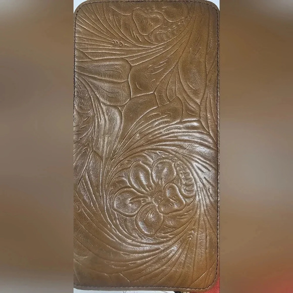 HOBO Vintage Hide Embossed Mink Leather Wristlet NWT $118 - Picture 4 of 16